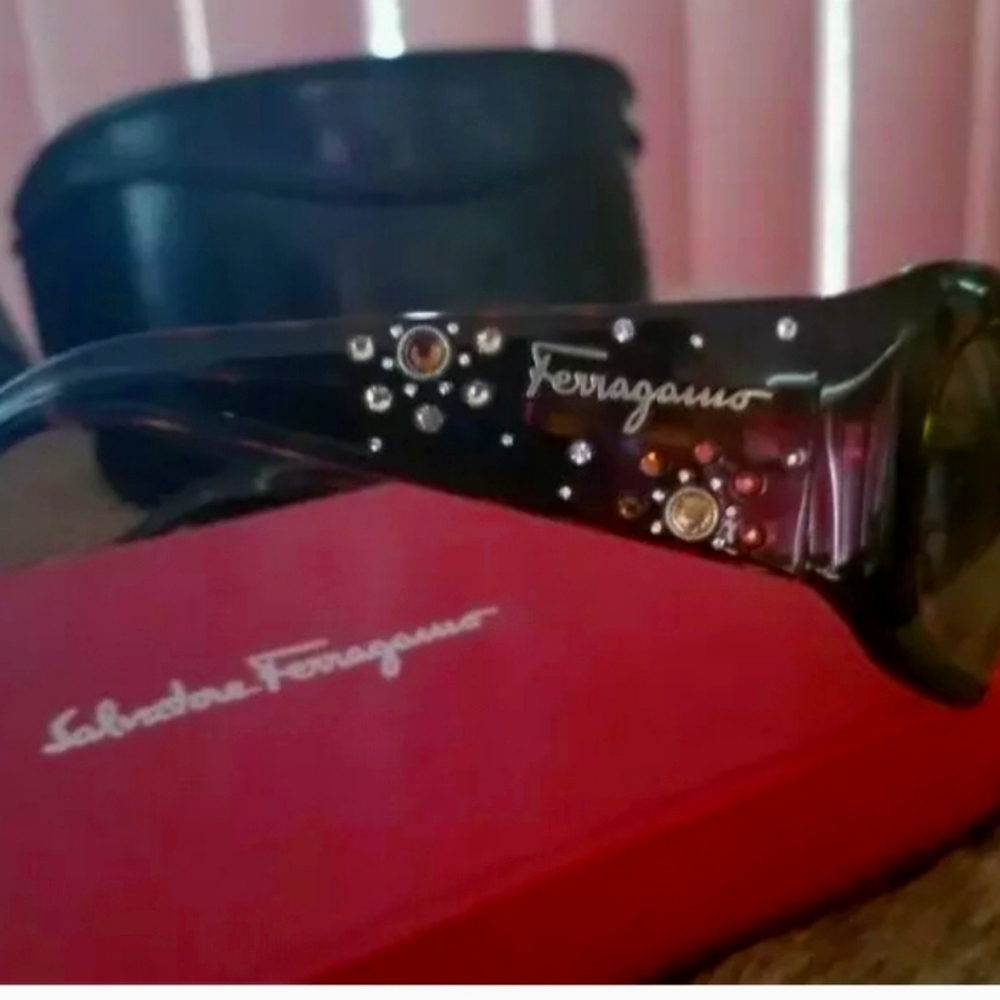 SALVATORE FERRAGAMO Authentic Swaroski Sunglasses.